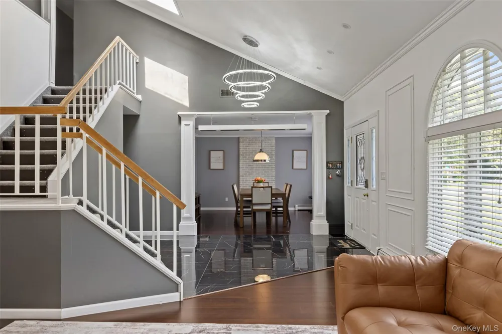 12 Deer Path Shirley, NY 11967