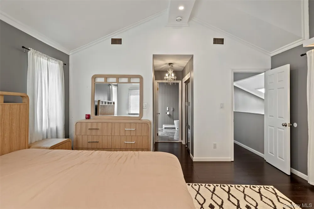12 Deer Path Shirley, NY 11967