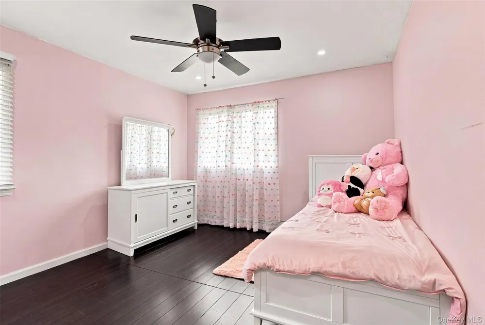 12 Deer Path Shirley, NY 11967