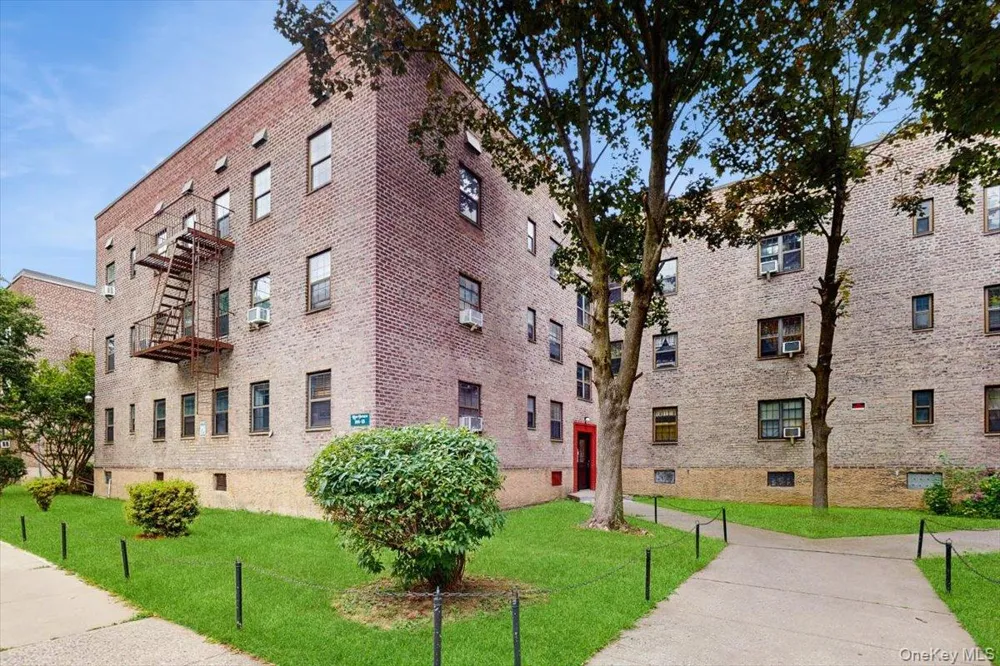 144-15 78th Rd #3A Kew Garden Hills, NY 11367