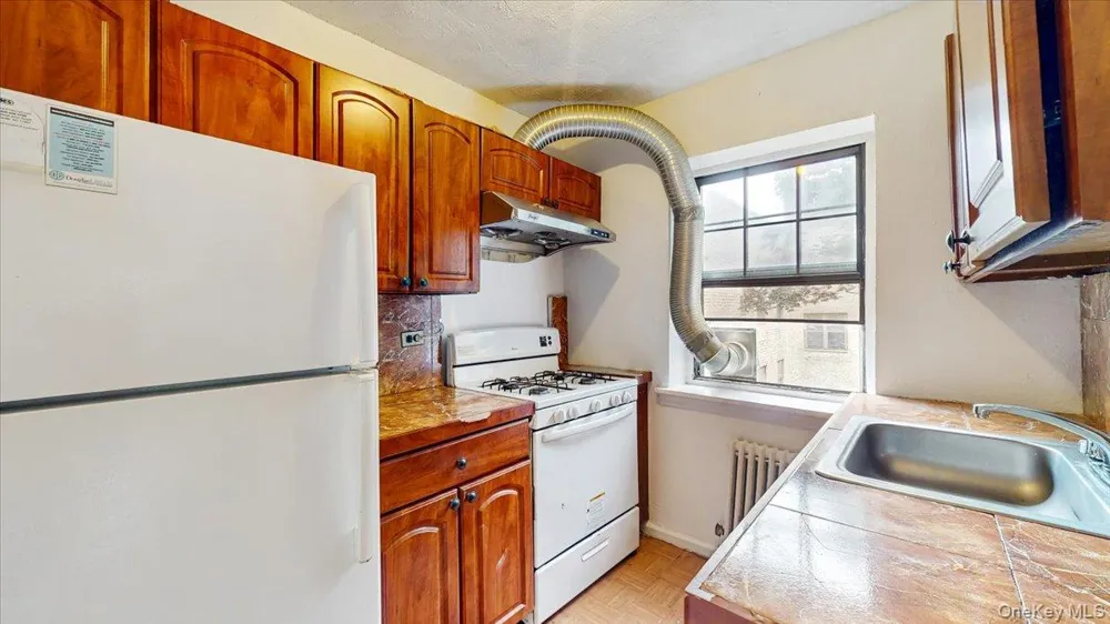144-15 78th Rd #3A Kew Garden Hills, NY 11367