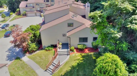 15 Ash Court