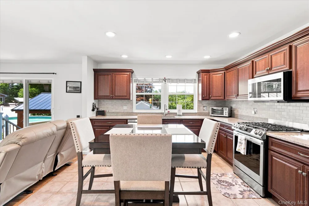 85 Maple Road Rocky Point, NY 11778