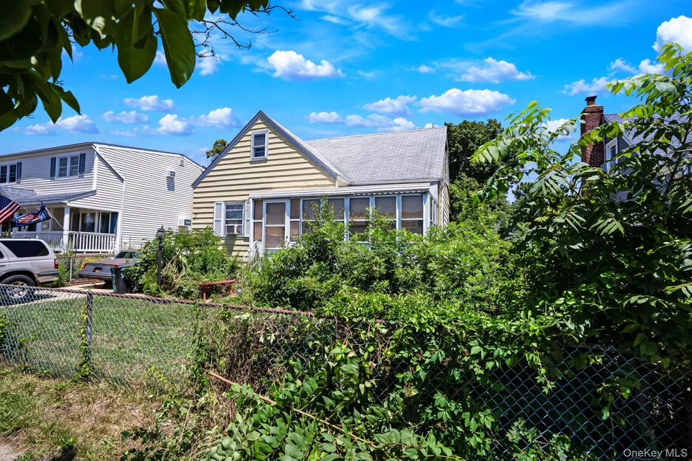 218 Venetian Boulevard Lindenhurst, NY 11757
