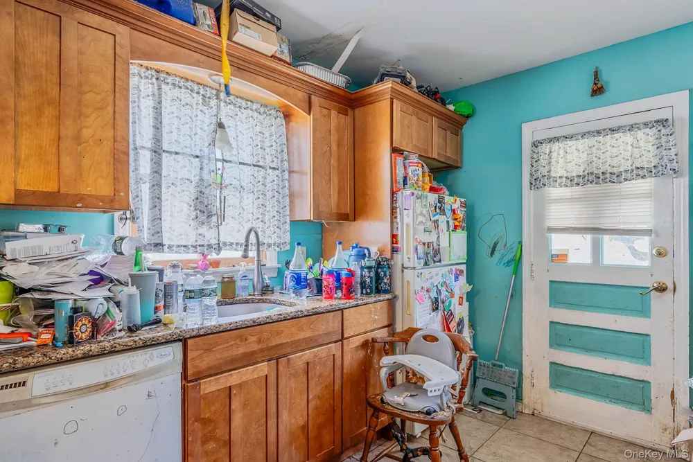 218 Venetian Boulevard Lindenhurst, NY 11757