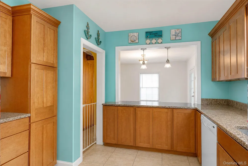 218 Venetian Boulevard Lindenhurst, NY 11757