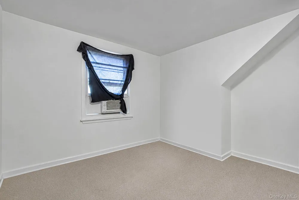 218 Venetian Boulevard Lindenhurst, NY 11757