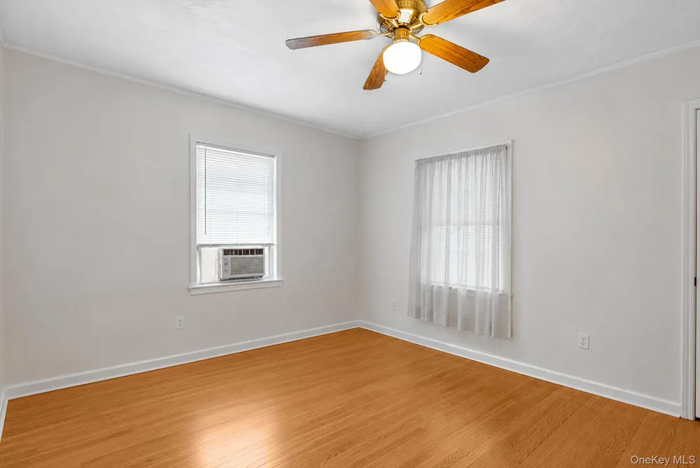 218 Venetian Boulevard Lindenhurst, NY 11757
