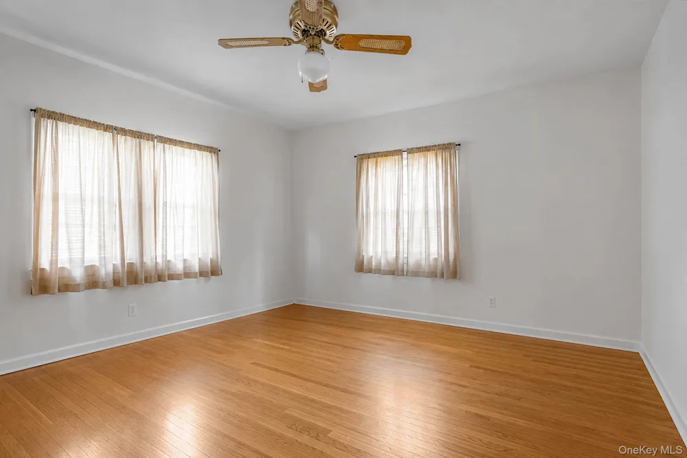 218 Venetian Boulevard Lindenhurst, NY 11757