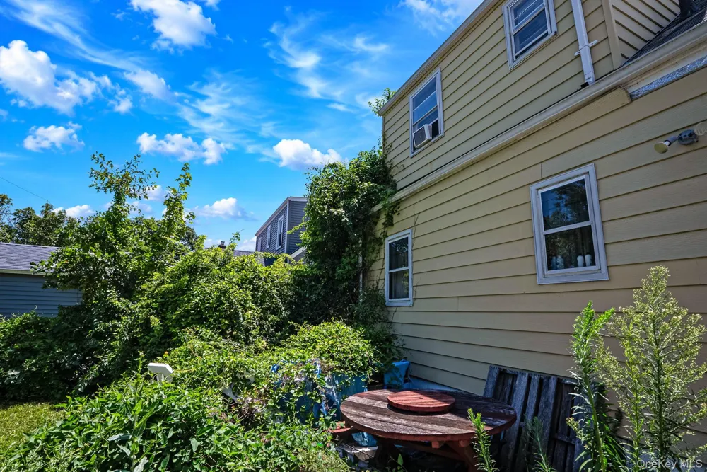 218 Venetian Boulevard Lindenhurst, NY 11757