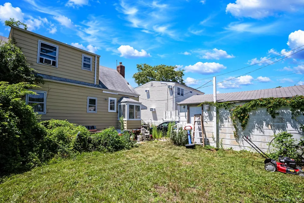 218 Venetian Boulevard Lindenhurst, NY 11757