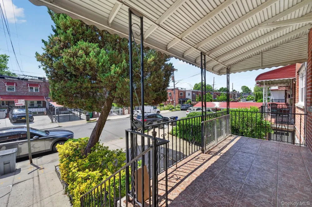 1061 E 218th Street Bronx, NY 10469