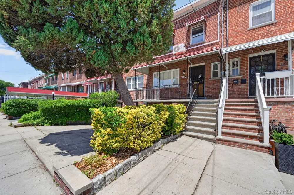 1061 E 218th Street Bronx, NY 10469