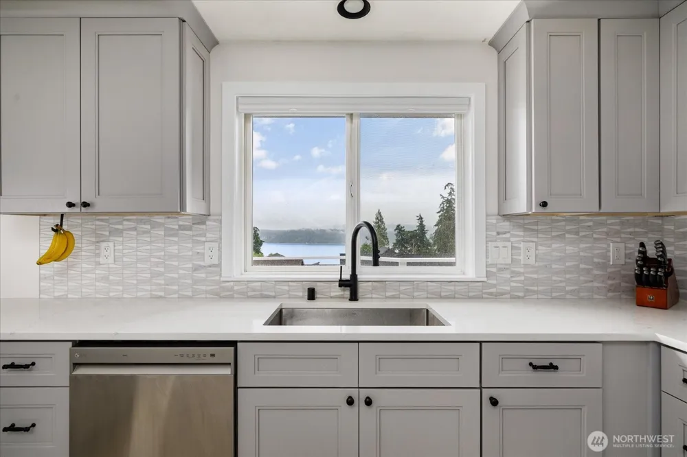 5055 Honeymoon Bay Road Freeland, WA 98249