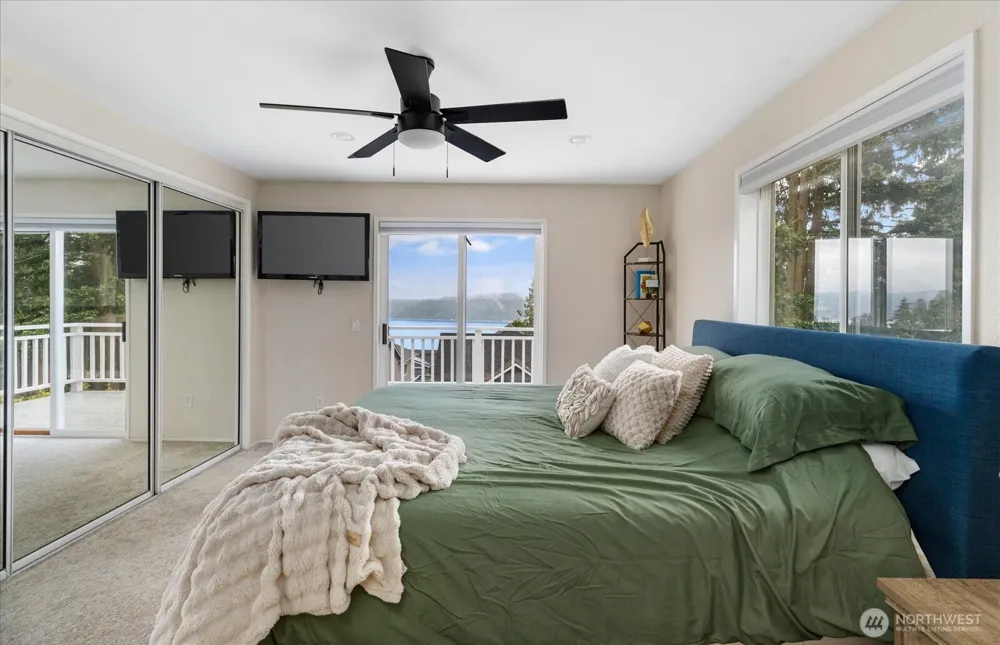 5055 Honeymoon Bay Road Freeland, WA 98249