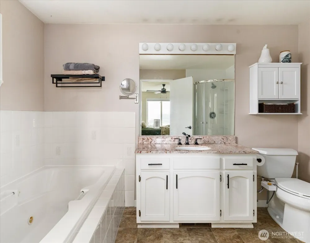 5055 Honeymoon Bay Road Freeland, WA 98249