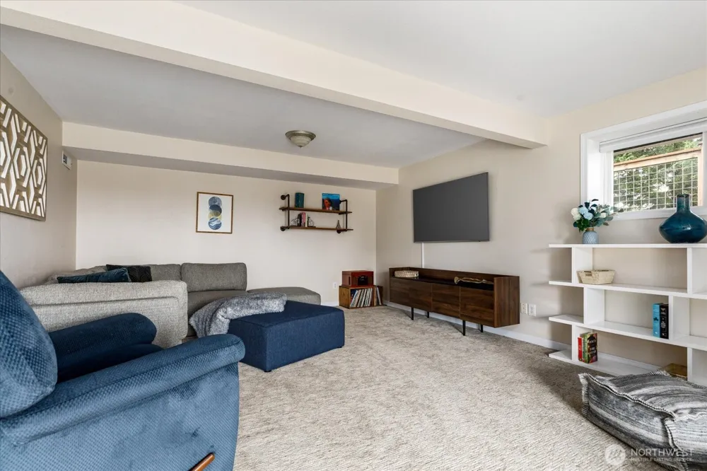 5055 Honeymoon Bay Road Freeland, WA 98249