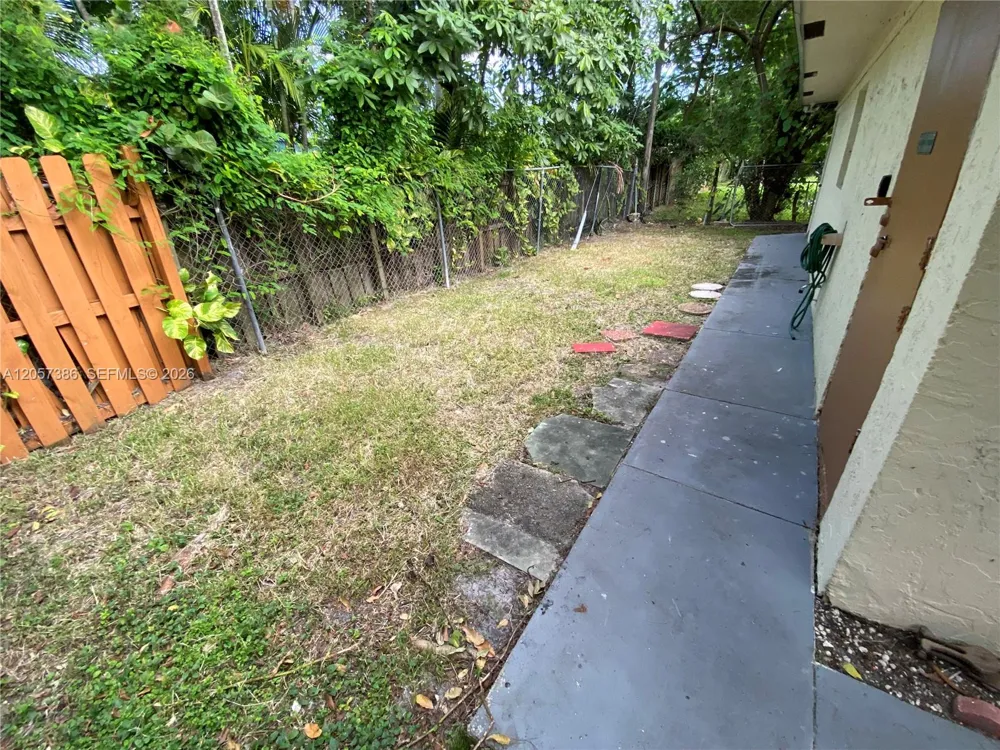 4621 SW 33rd Ave #1 Dania Beach, FL 33312