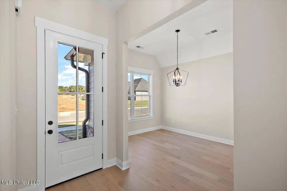 705 Washington Street Nesbit, MS 38651