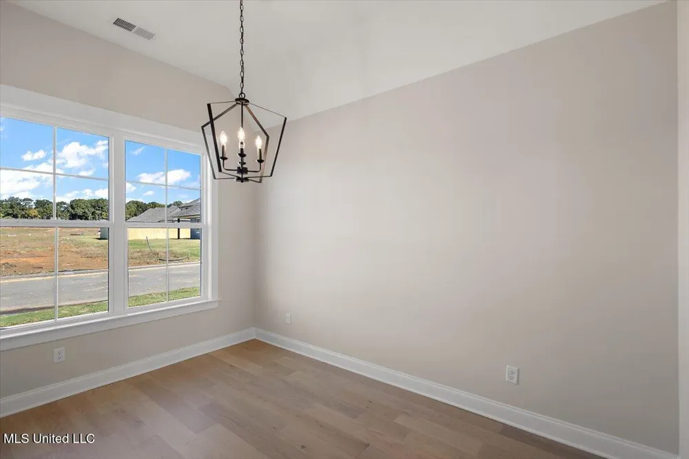 705 Washington Street Nesbit, MS 38651
