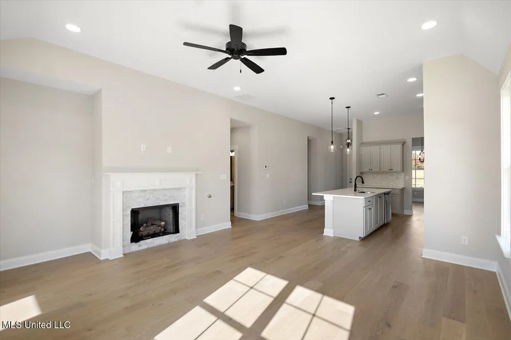 705 Washington Street Nesbit, MS 38651