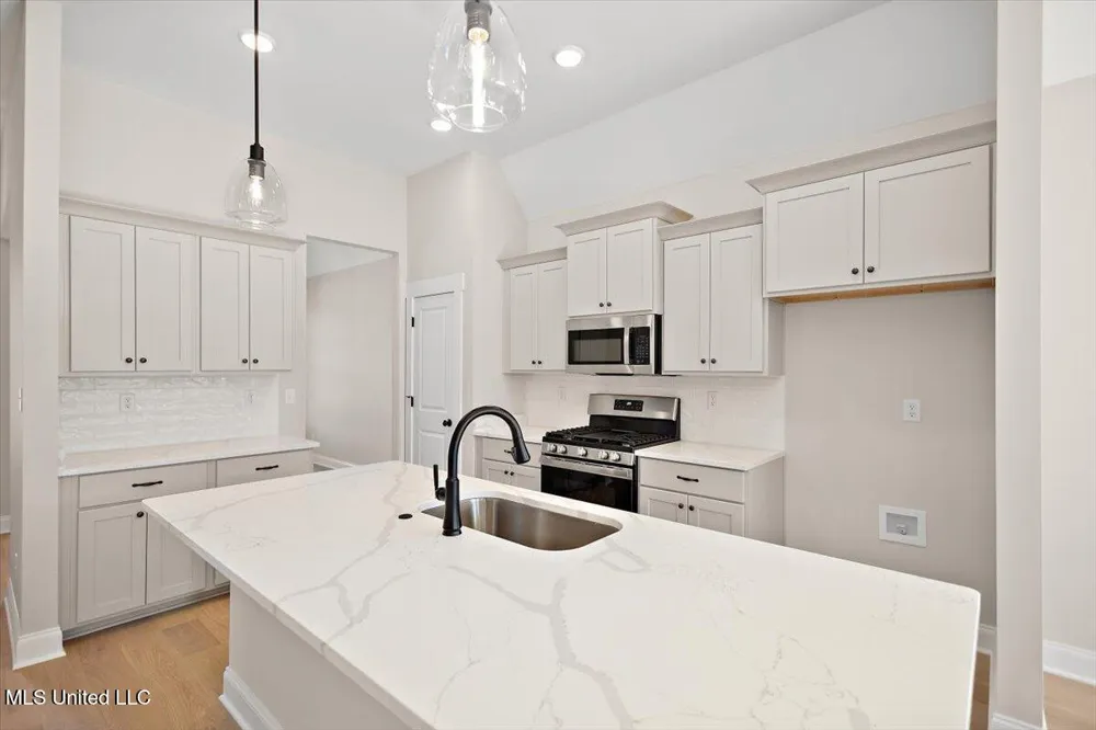 705 Washington Street Nesbit, MS 38651