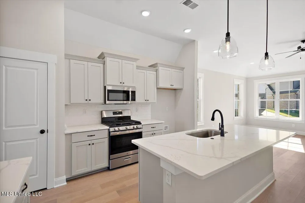 705 Washington Street Nesbit, MS 38651