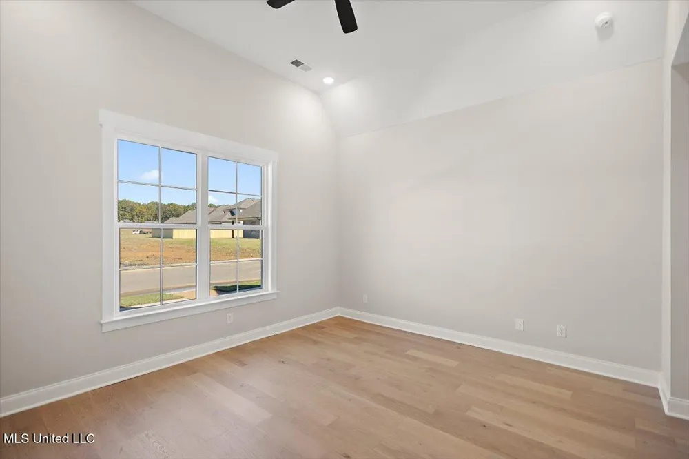 705 Washington Street Nesbit, MS 38651