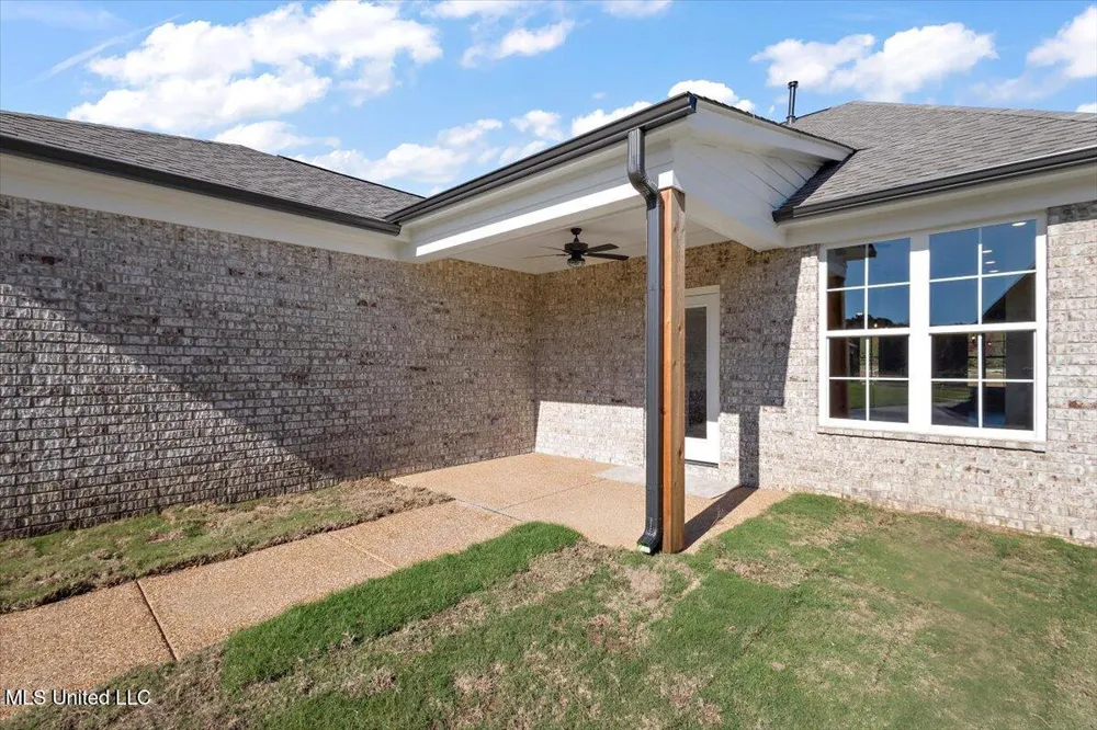 705 Washington Street Nesbit, MS 38651