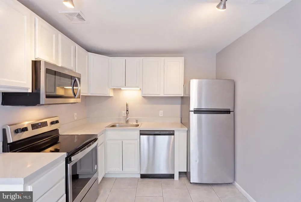 5538 VANTAGE POINT ROAD Columbia, MD 21044