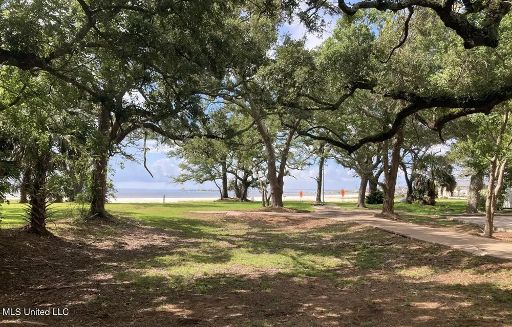 1822 15th Street Gulfport, MS 39501
