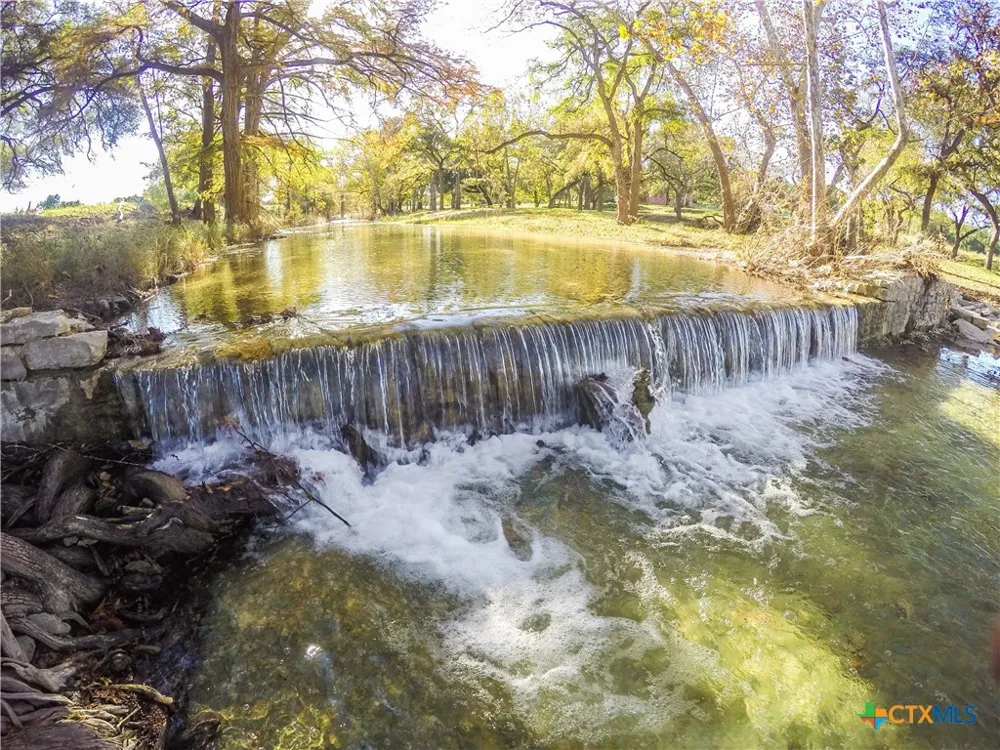1613 Bella Vista Canyon Lake, TX 78133
