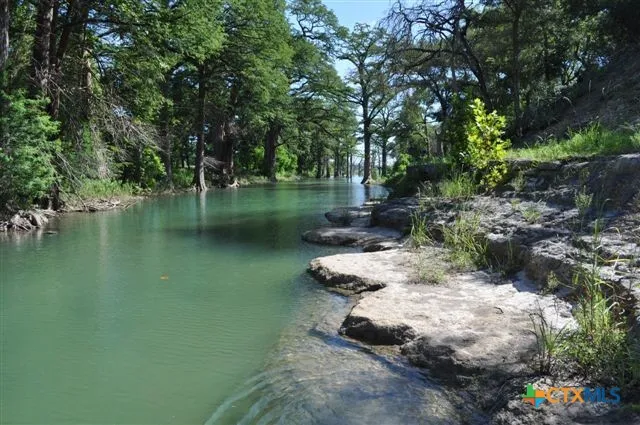 1613 Bella Vista Canyon Lake, TX 78133