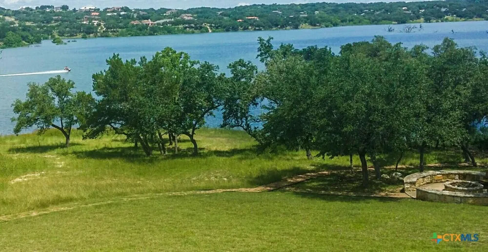 1613 Bella Vista Canyon Lake, TX 78133