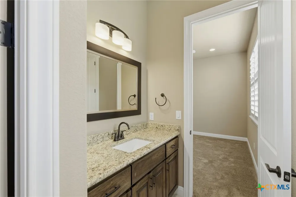 120 W Vienna Drive Hutto, TX 78634