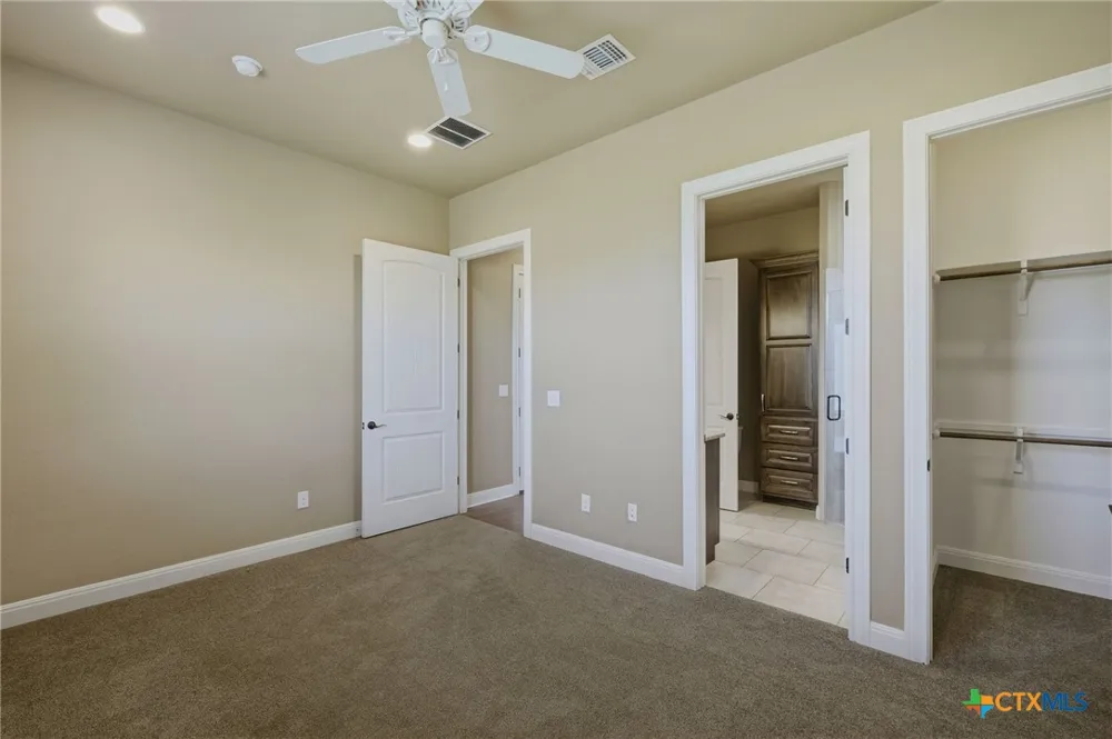 120 W Vienna Drive Hutto, TX 78634