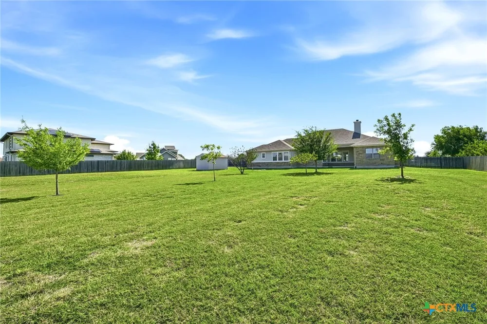 120 W Vienna Drive Hutto, TX 78634
