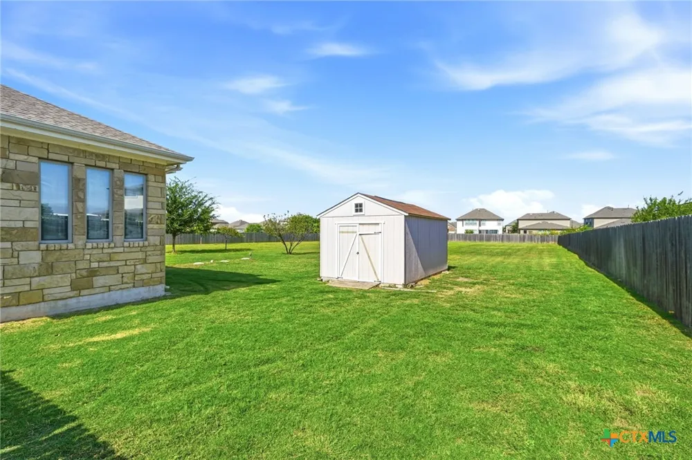 120 W Vienna Drive Hutto, TX 78634