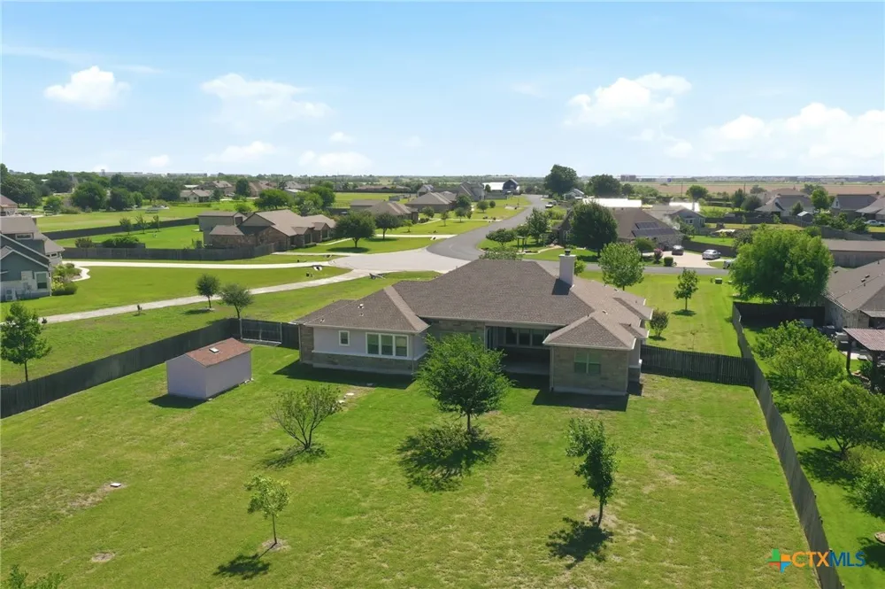 120 W Vienna Drive Hutto, TX 78634