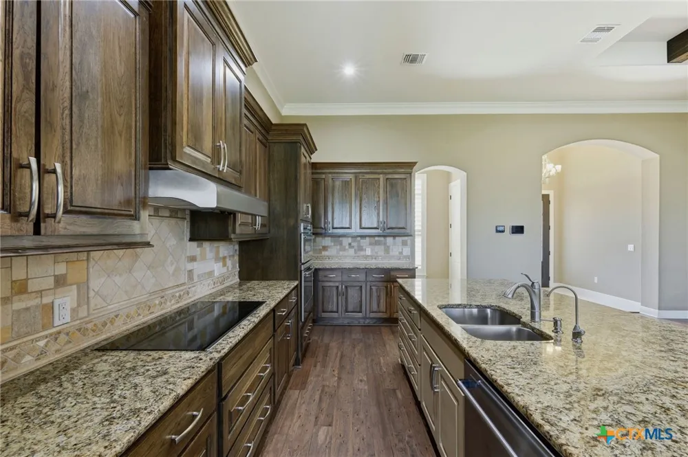 120 W Vienna Drive Hutto, TX 78634