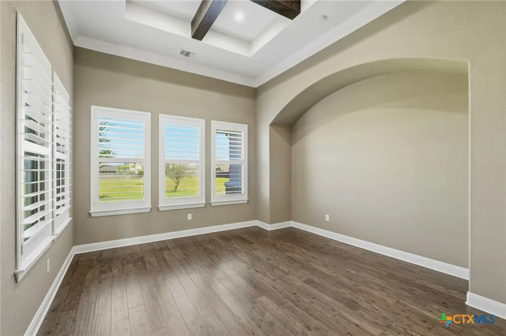 120 W Vienna Drive Hutto, TX 78634