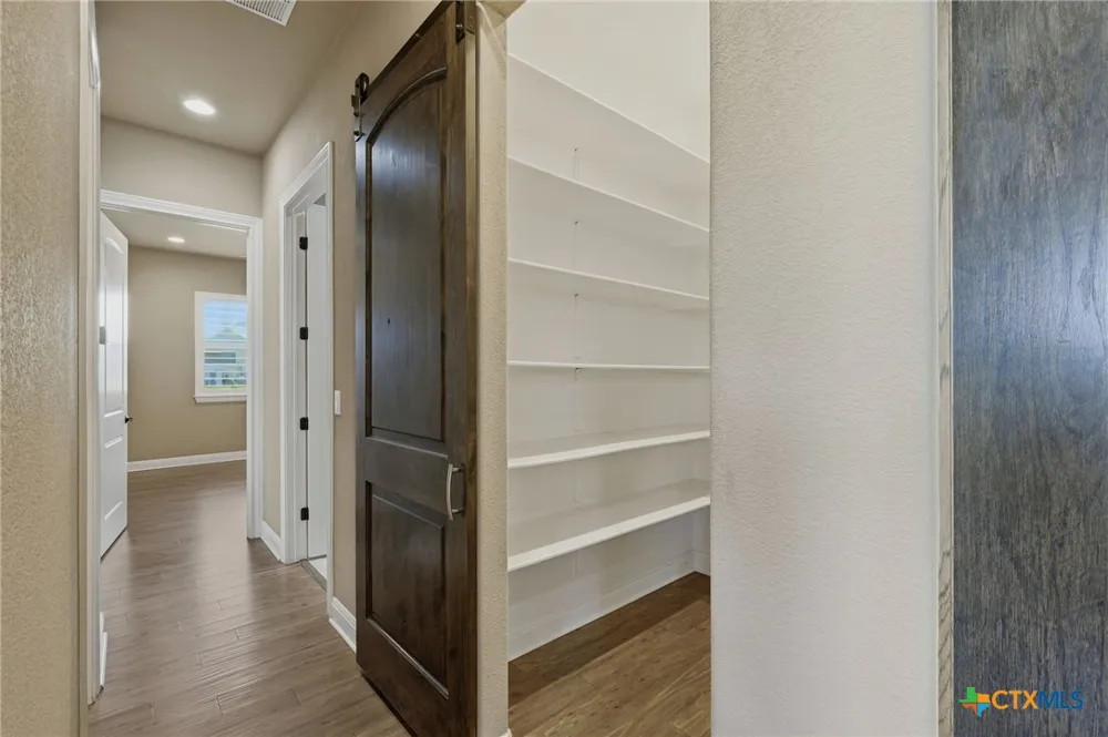 120 W Vienna Drive Hutto, TX 78634
