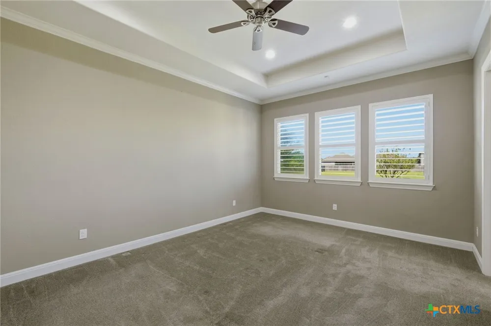 120 W Vienna Drive Hutto, TX 78634