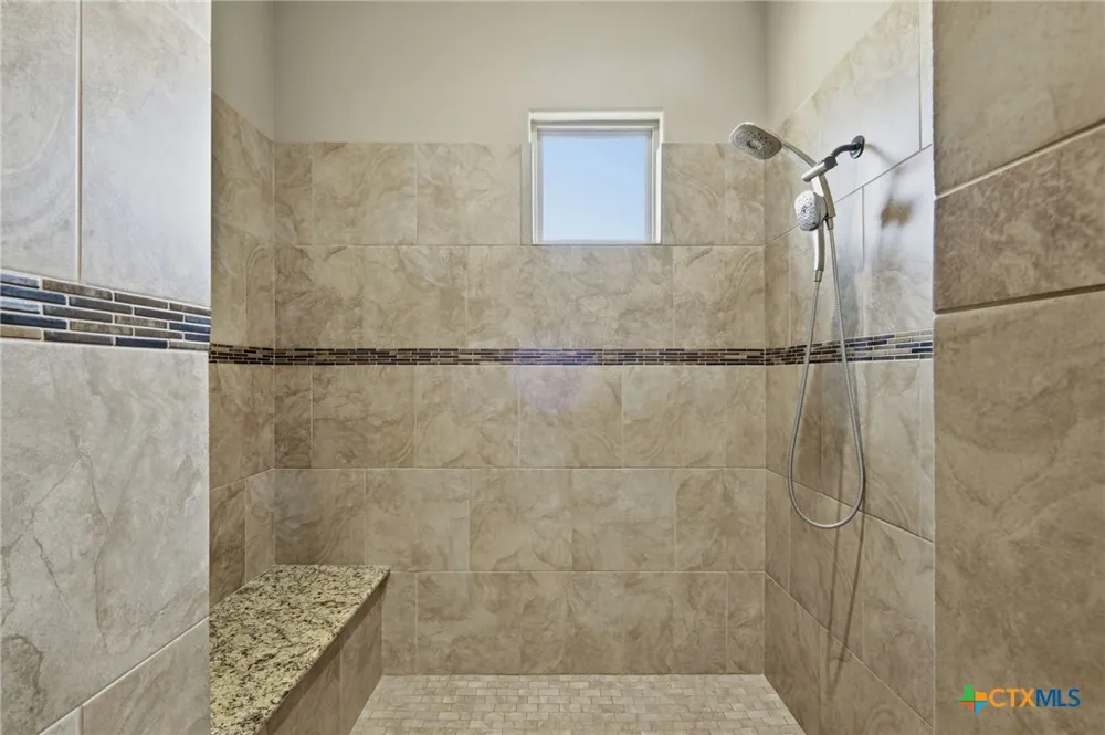 120 W Vienna Drive Hutto, TX 78634