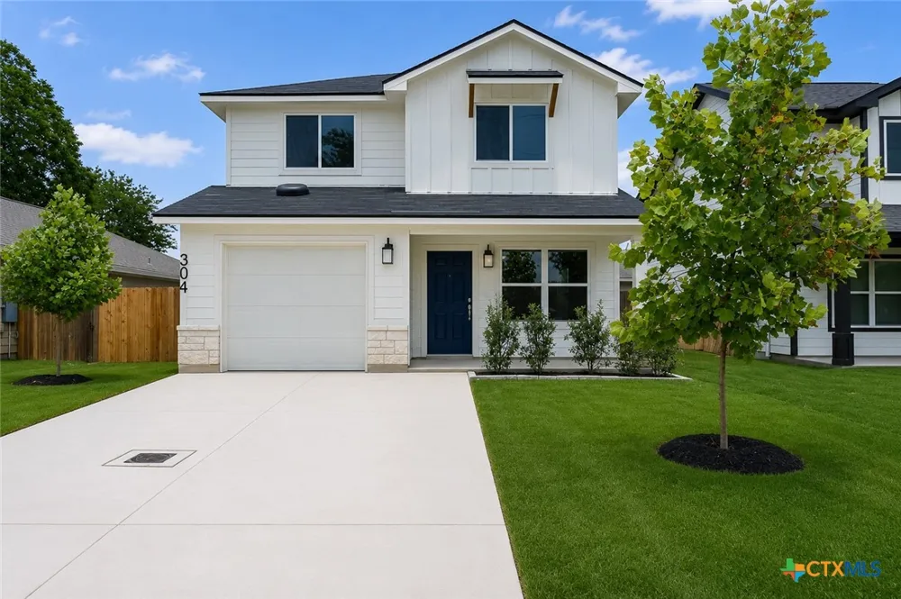 304 West Martindale St Seguin, TX 78155