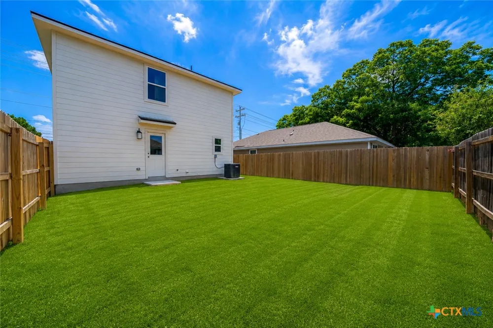 304 West Martindale St Seguin, TX 78155