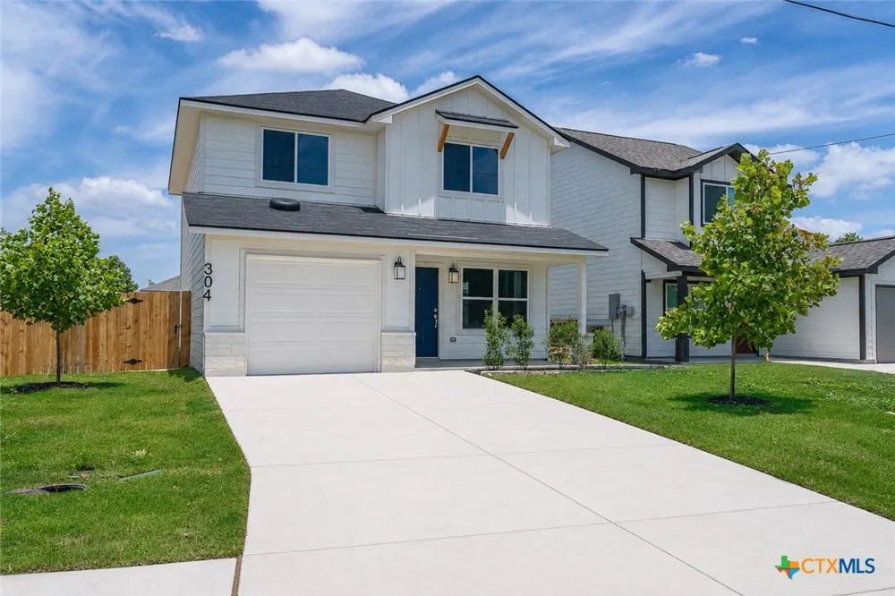 304 West Martindale St Seguin, TX 78155