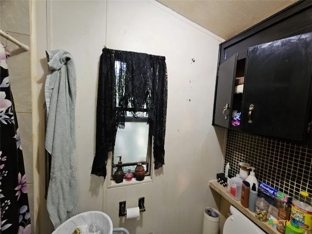 424 Christopher Drive #B Eddy, TX 76524