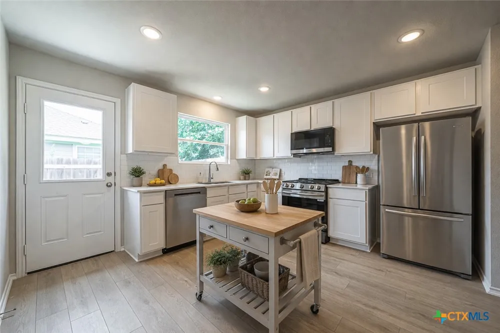 240 West Martindale Seguin, TX 78155