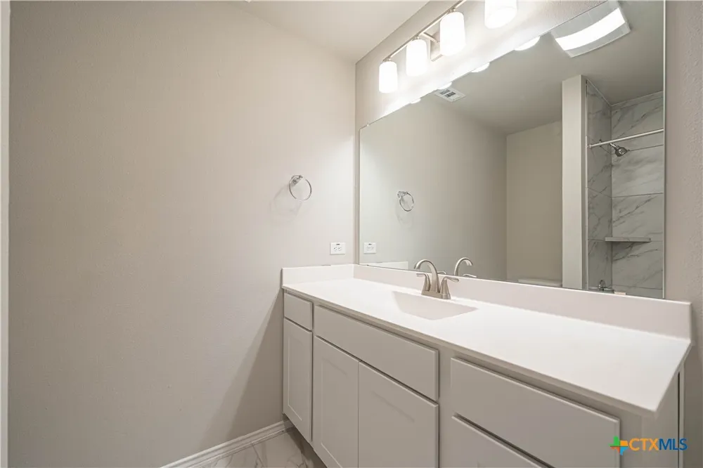 240 West Martindale Seguin, TX 78155